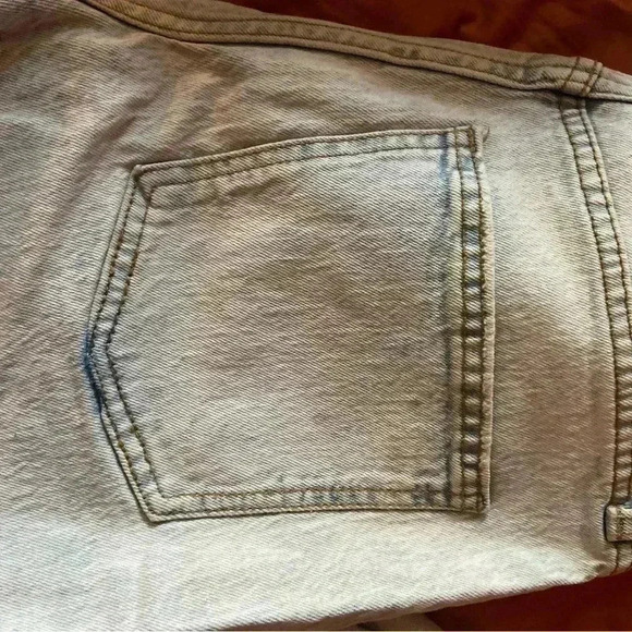 Universal Thread Vintage Straight Women’s Size 4 Jeans - Picture 2 of 6
